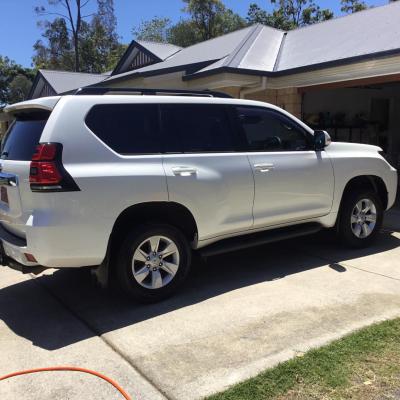 Landcruiser White 1